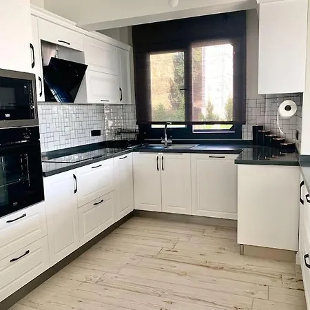 Oguz Villa Milas